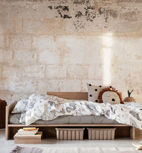 Charger l'image dans la galerie, Coussin avec pompons noirs Ferm Living - Sozon