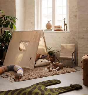 Coussin avec pompons noirs Ferm Living - Sozon