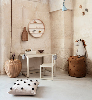 Coussin avec pompons noirs Ferm Living - Sozon