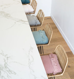 Coussin carré frangé en lin Aqua - Sozon